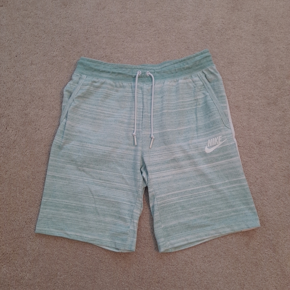 Nike Men's Light Green Heather Athletic Shorts